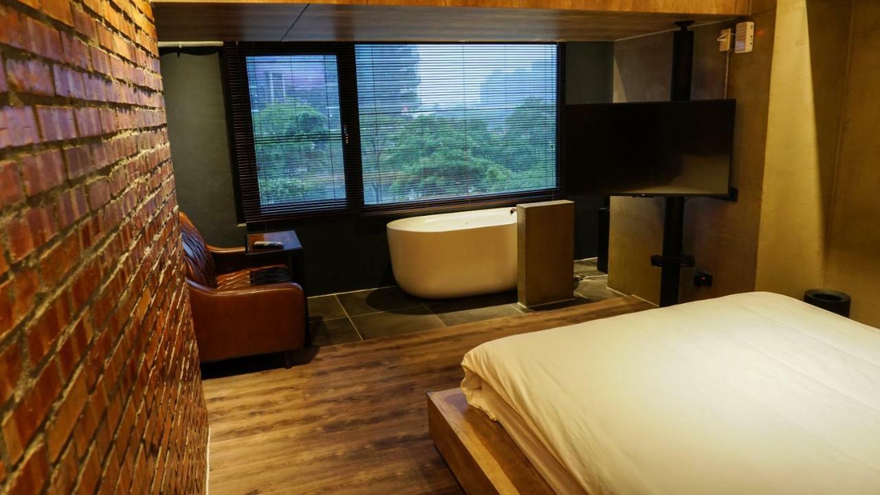 Pinhouse Bed & Breakfast Kaohsiung Luaran gambar